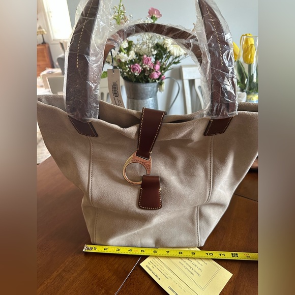 Dooney & Bourke Handbags - Dooney and Bourke north south shopper